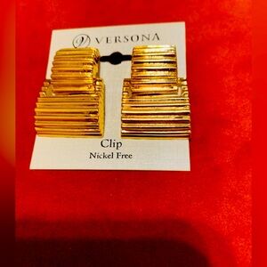 Statement clip earrings